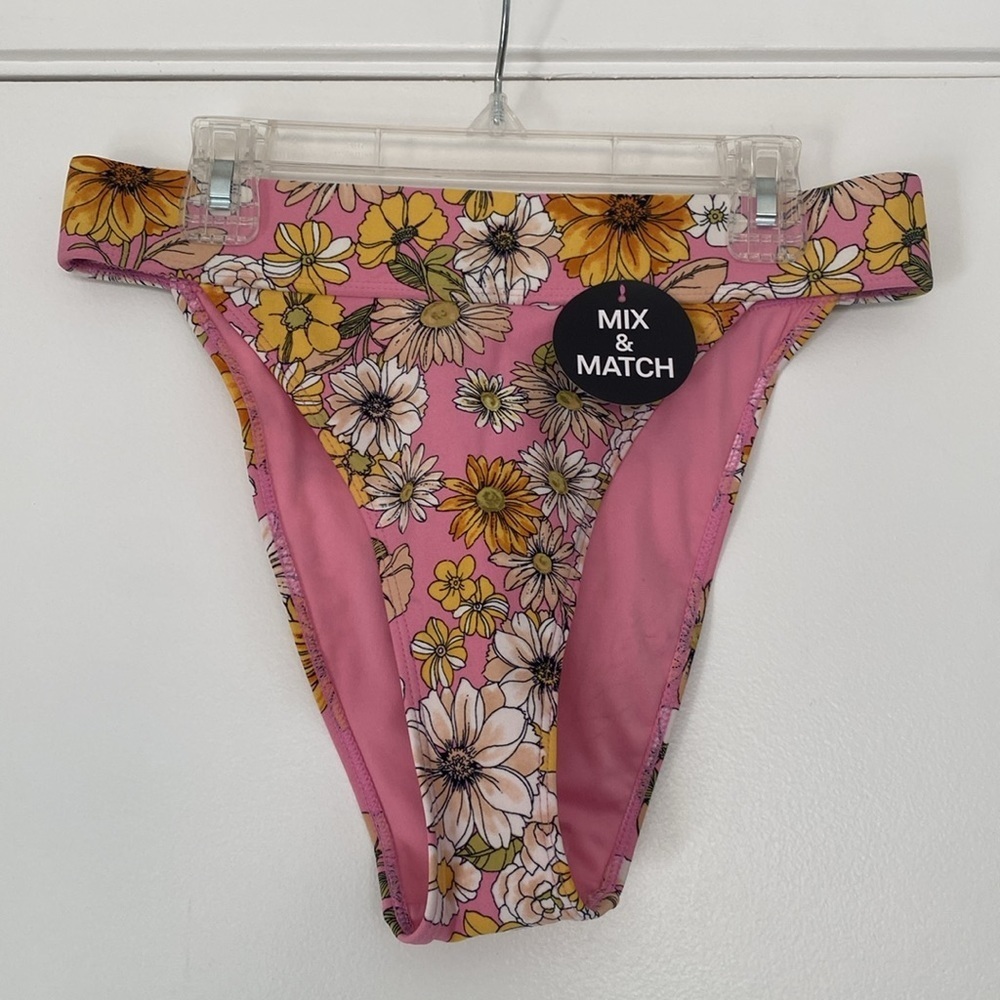 NWT Forever 21 pink floral print high leg cheeky bikini bottoms size medium